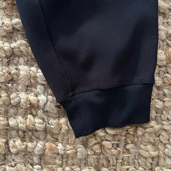 Lululemon On The Fly Jogger – Black – Size 4 – Excellent Condition - Picture 9 of 11